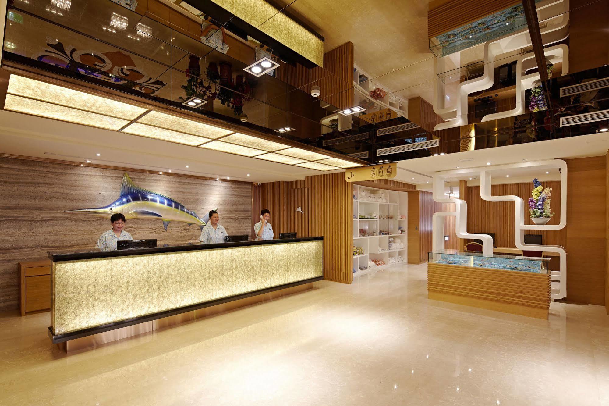 Fish Hotel T'ai-tung Extérieur photo